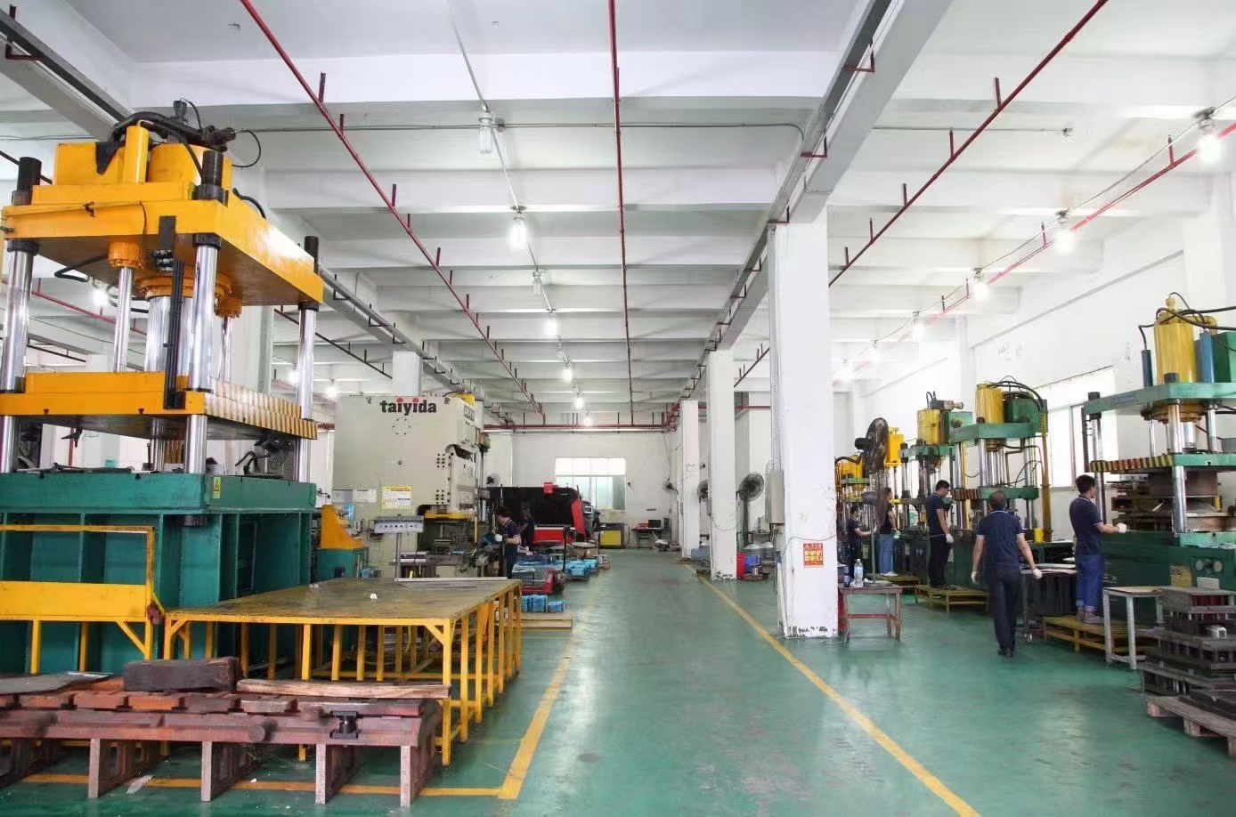 鹏丰精密-手推车拉伸模具